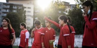 afghanische-fussballspielerinnen-im-teenageralter-–-auf-der-flucht-vor-den-taliban-–-werden-in-grossbritannien-umgesiedelt
