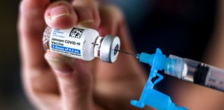 cdc-empfiehlt-booster-impfungen-fuer-alle-3-covid-impfstoffe-–-aber-nicht-jeder-ist-berechtigt
