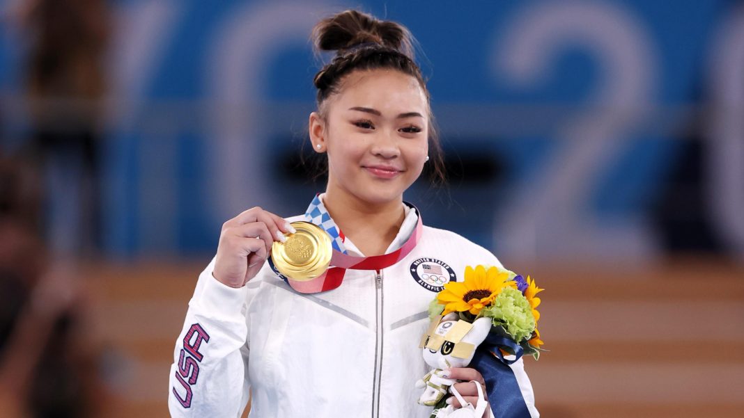 olympiasiegerin-sunisa-lee-sagt,-sie-sei-ziel-eines-antiasiatischen-rassistischen-angriffs-gewesen