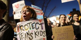 gericht-in-texas-blockiert-ermittlungen-wegen-kindesmissbrauchs-fuer-eltern-von-transgender-kindern