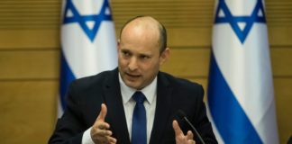 der-israelische-premierminister-macht-einen-ueberraschungsbesuch-in-moskau,-um-einen-neuen-versuch-zu-unternehmen,-den-krieg-in-der-ukraine-zu-beenden