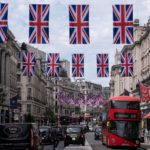 burberry,-harrods-und-andere-luxusunternehmen-fordern-die-rueckkehr-des-steuerfreien-einkaufs,-da-grossbritannien-gegenueber-europa-verliert