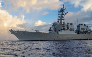 chinesische-militaeransprueche-vertrieben-kriegsschiff-der-us-marine,-das-im-suedchinesischen-meer-operiert