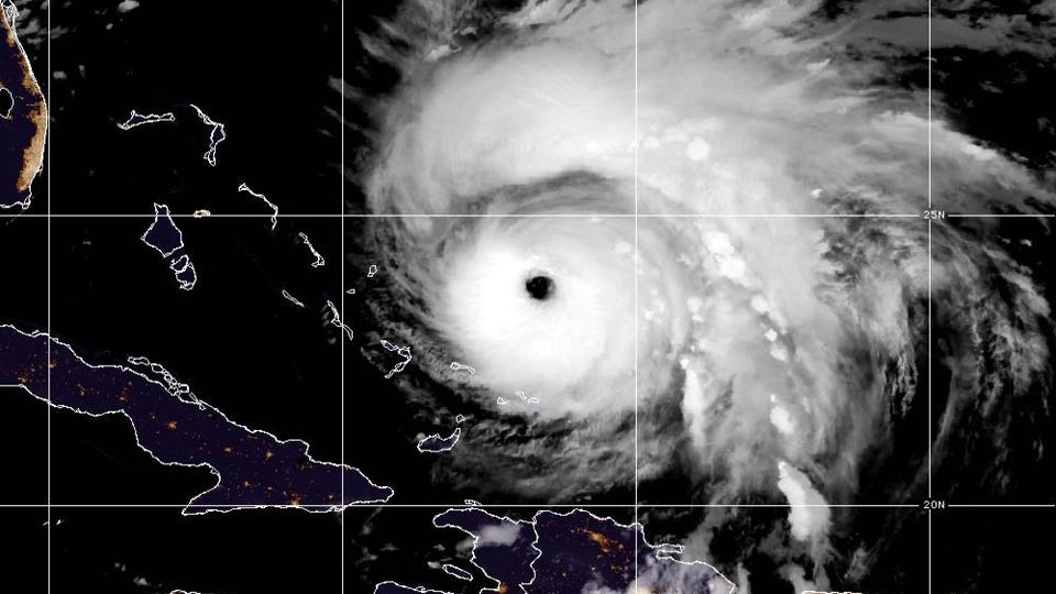 hurrikan-fiona-erreicht-staerke-der-kategorie-4,-da-sich-im-atlantik-immer-mehr-tropische-bedrohungen-zusammenbrauen