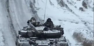 die-ukraine-hat-genau-einen-t-80uk-kommandopanzer-es-hat-gerade-einen-gefaehrlichen-solo-kampf-in-der-naehe-von-bakhmut-ausgefochten.