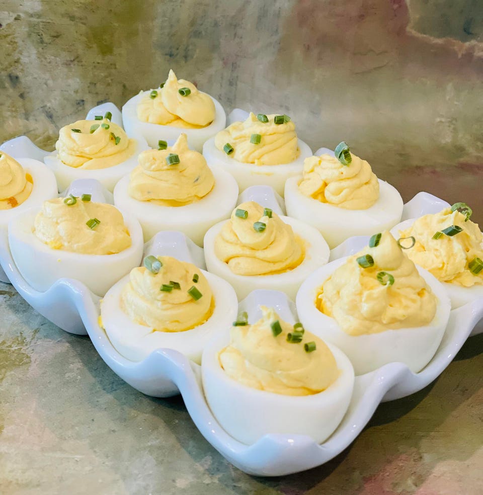 leicht-zu-schaelende-gekochte-eier-sind-der-schluessel-zur-herstellung-perfekter-teufelseier