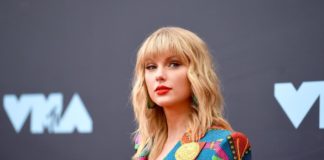 taylor-swift-scores-another-historic-no.-1-radio-hit